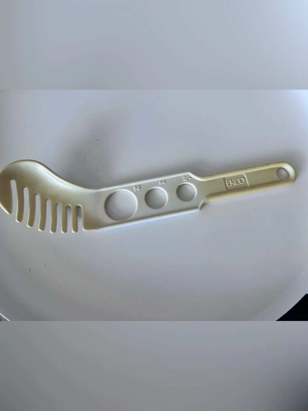 Ecko Cream Pasta Server Spoon- discolored